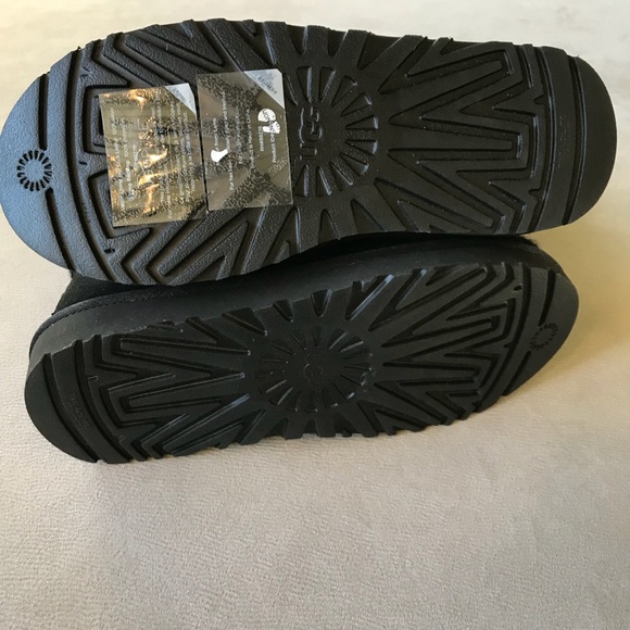 🦄 RARE- UGG PURE 100% wool- New - Picture 2 of 6